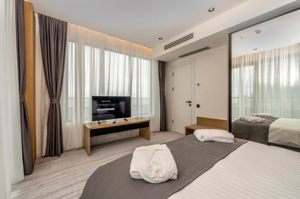 The Grandeur Hotel